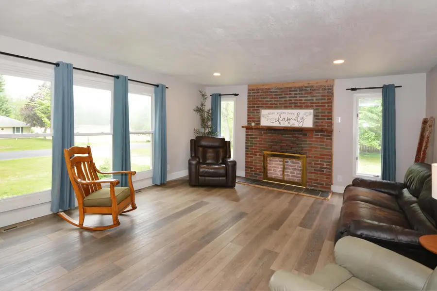 12511 S 18th Street, Vicksburg, MI 49097 - #3