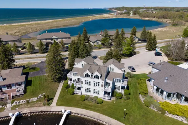 6 Brookharbor N, Manistee, MI 49660