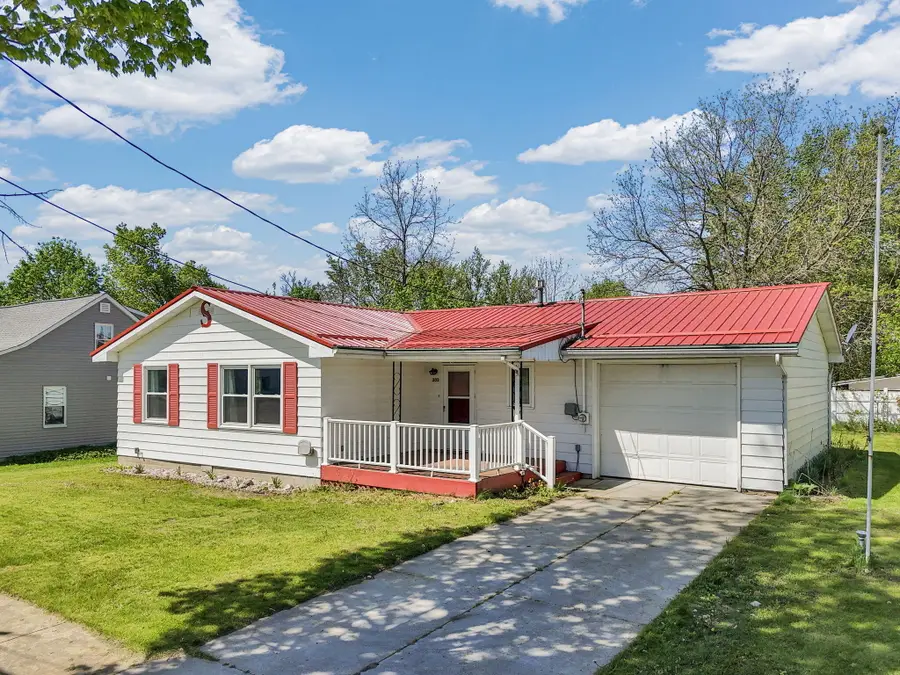 302 S Gladwin Road, Lake City, MI 49651 - #2