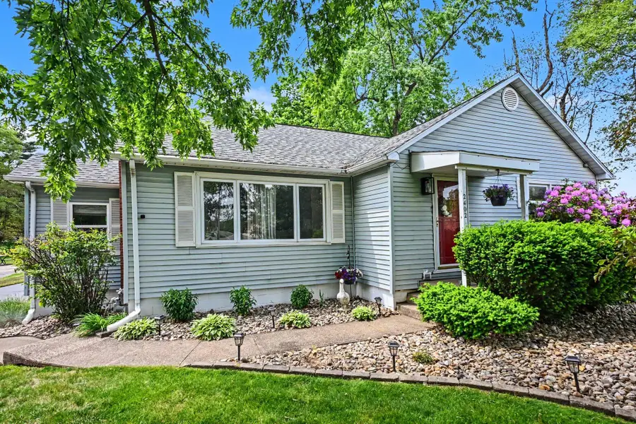 2402 S 3rd Street, Niles, MI 49120 - #2