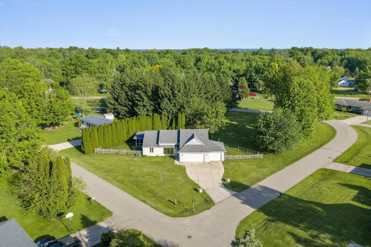 22401 Happy Drive, Cassopolis, MI 49031 - #1
