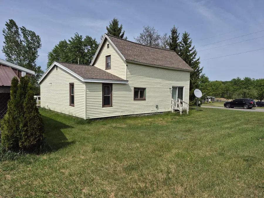 17125 Tyrone Avenue, Kent City, MI 49330 - #2