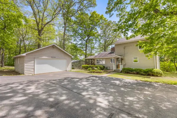 4035 Oak Park Drive, Osseo, MI 49266