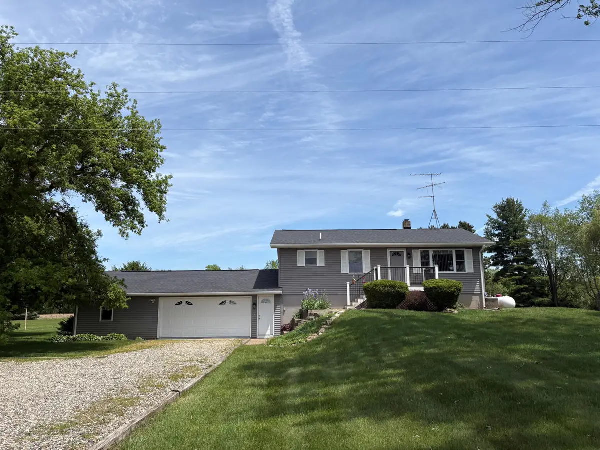 653 7th Street, Plainwell, MI 49080 - #1