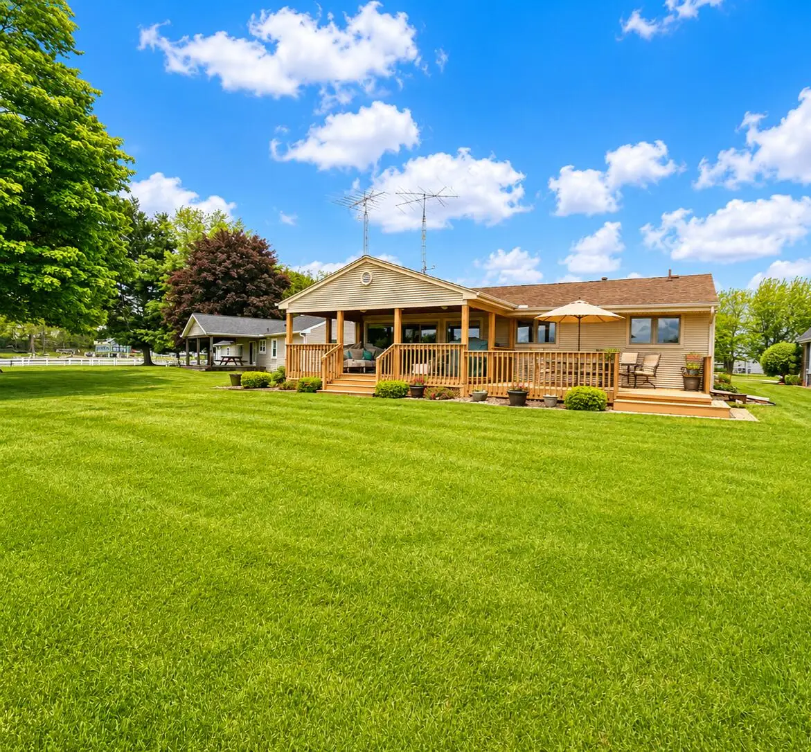 173 S Grand Pointe Drive, Brooklyn, MI 49230 - #1