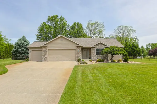 70895 Kristy Lane, Edwardsburg, MI 49112