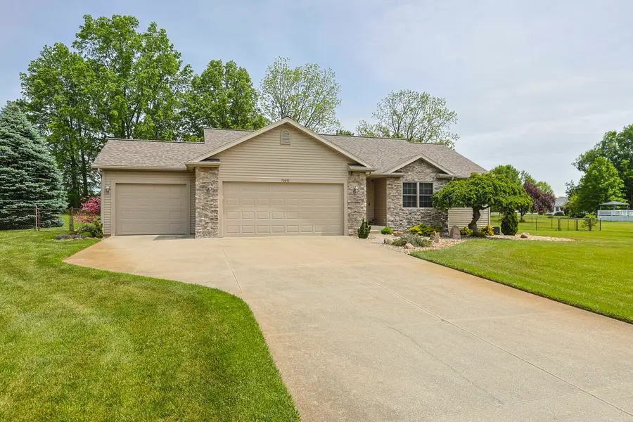 70895 Kristy Lane, Edwardsburg, MI 49112 - #3