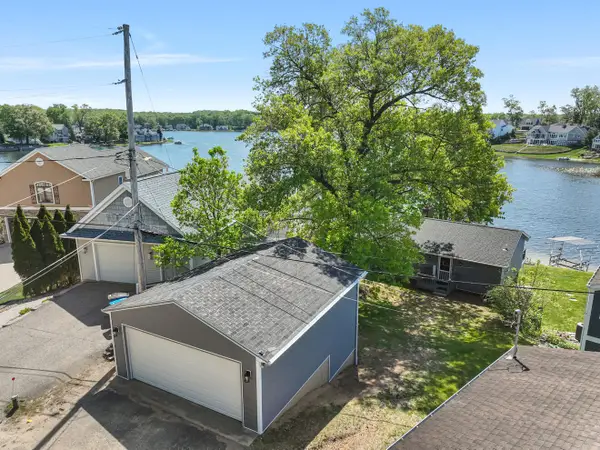 1304 N Eagle Lake Drive, Kalamazoo, MI 49009