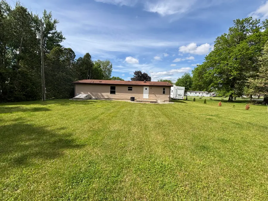 19797 S Metcalf, Edwardsburg, MI 49112 - #3