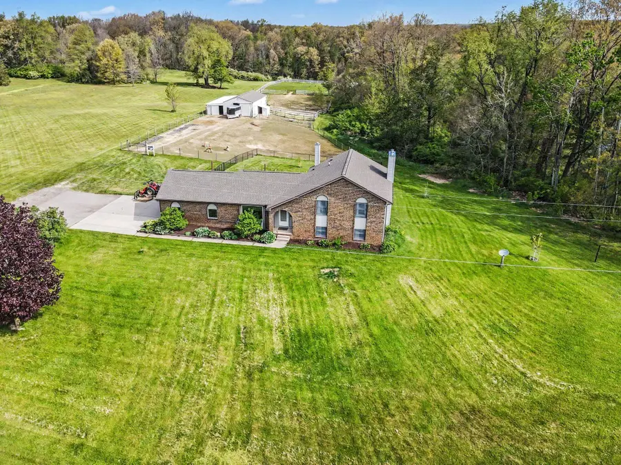 2536 W Coon Lake Road, Howell, MI 48843 - #2