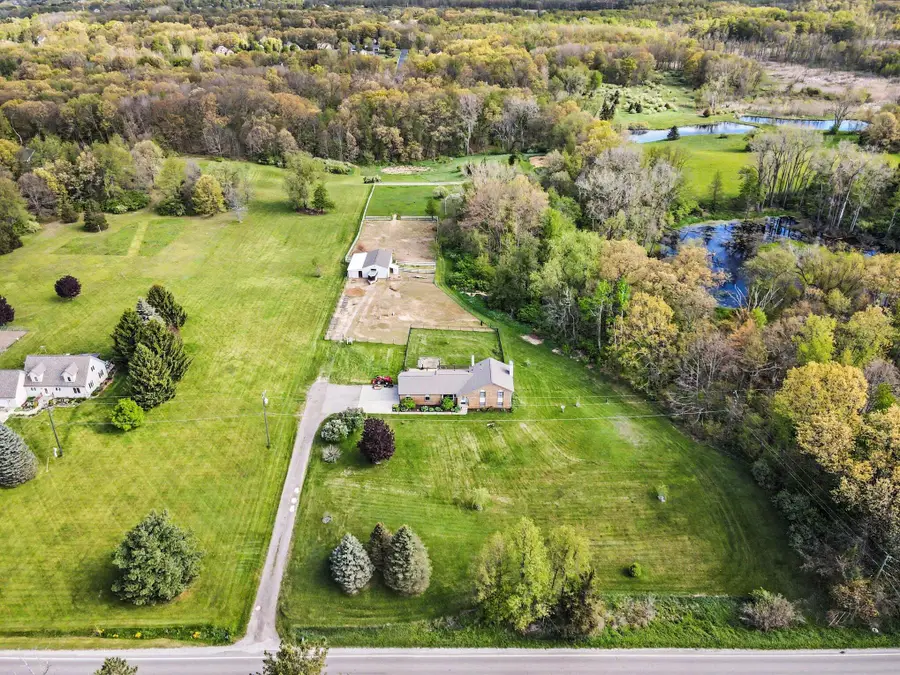 2536 W Coon Lake Road, Howell, MI 48843 - #3