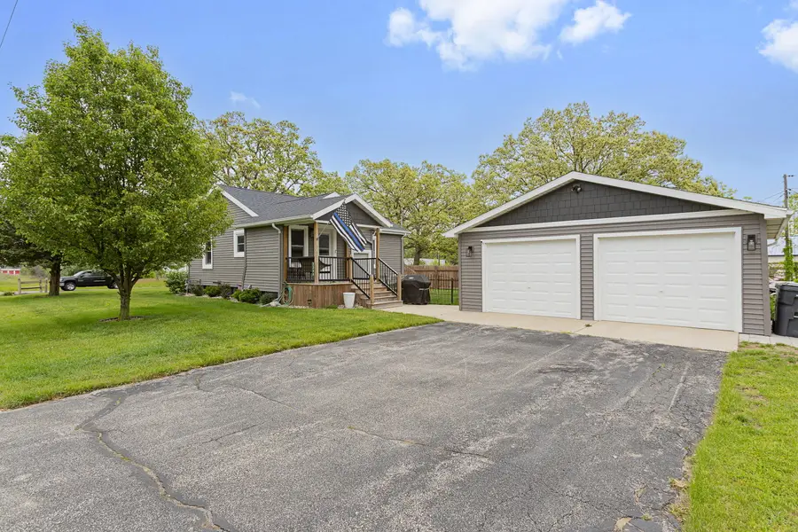 2366 W Glenlord Road, Stevensville, MI 49127 - #2