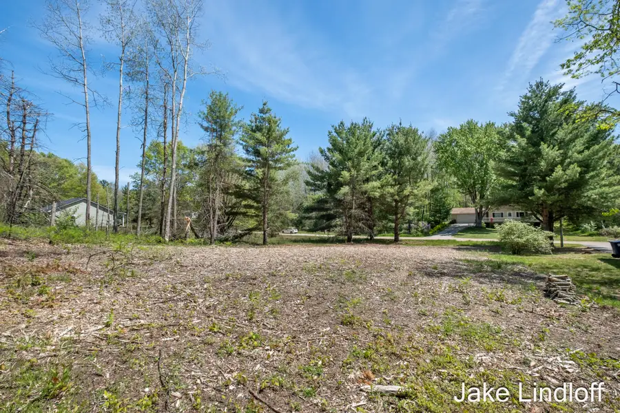 8383 Ontario Street, Stanwood, MI 49346 - #3