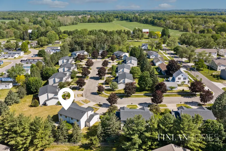 520 Lawrence Avenue, Wayland, MI 49348 - #3