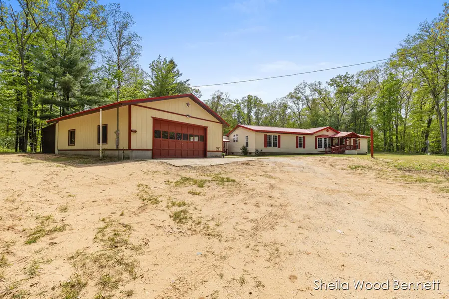 7838 E 80th Street, Howard City, MI 49329 - #3