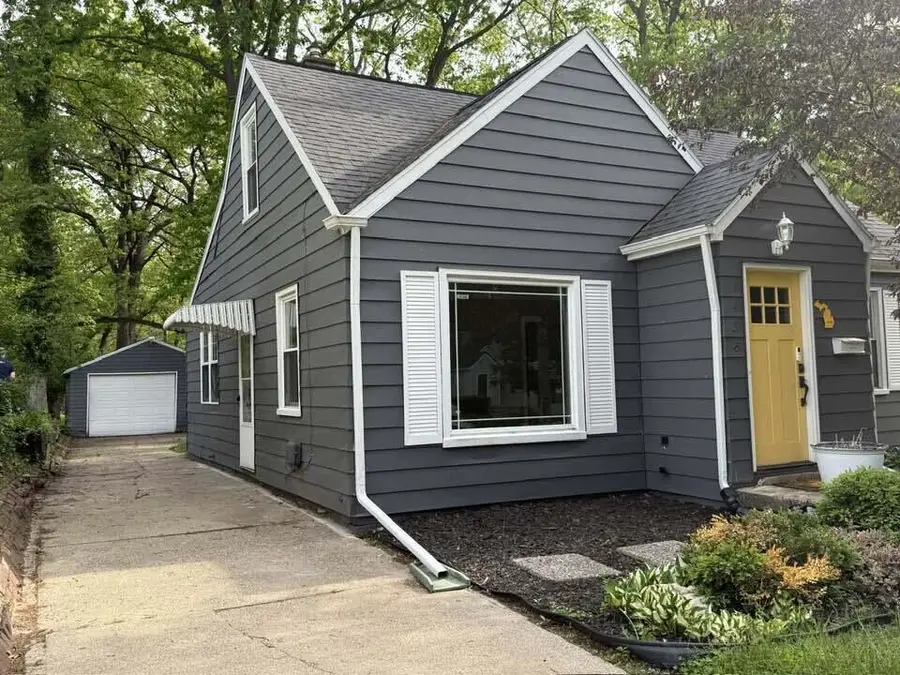 143 Linwood Street Se, Grand Rapids, MI 49507 - #2