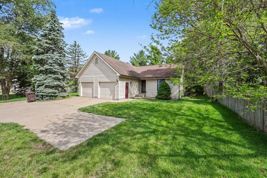 674 South Street, Grass Lake, MI 49240 - #3