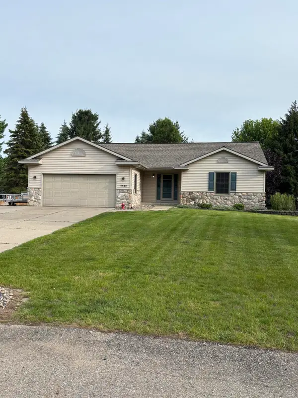 7532 Woodcliff Drive, Hudsonville, MI 49426
