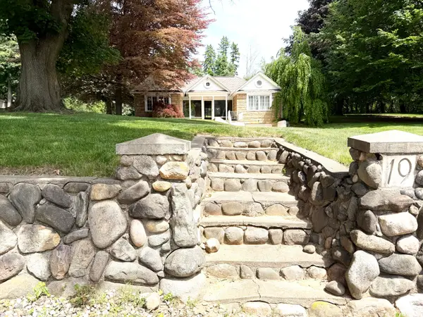 19 S Moorland Drive, Battle Creek, MI 49015