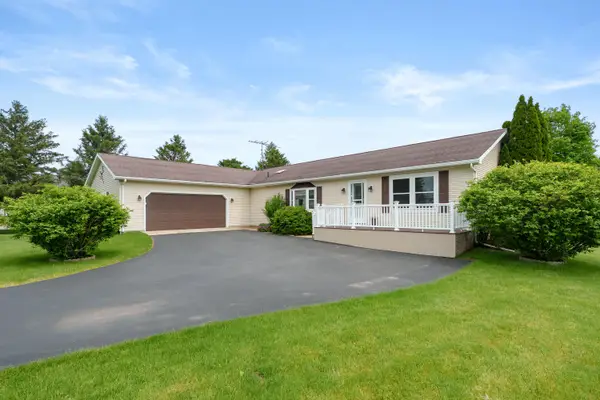 52495 Pulver Road, Three Rivers, MI 49093