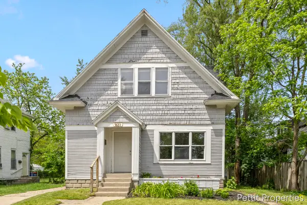 921 Temple Street Se, Grand Rapids, MI 49507