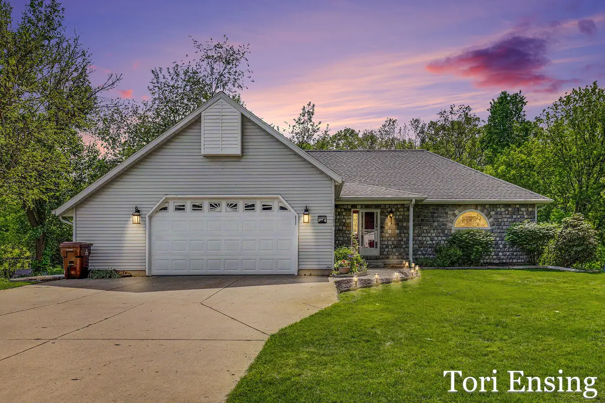 10874 Wildwood Drive, Greenville, MI 48838 - #1