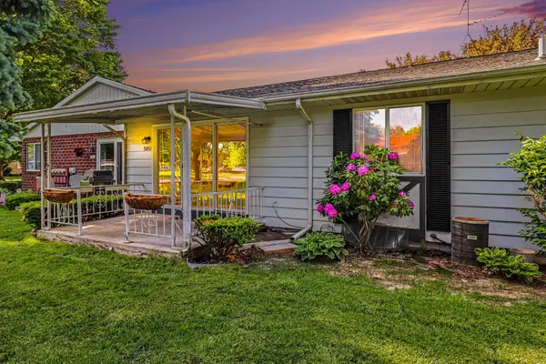 5851 Leisure South Drive Se, Grand Rapids, MI 49548