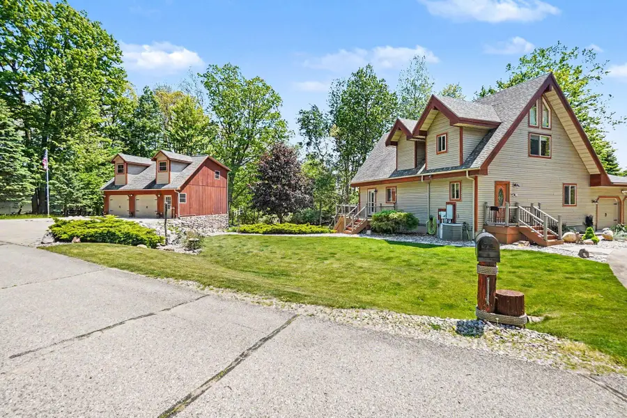 2000 Granada Court, Weidman, MI 48893 - #2
