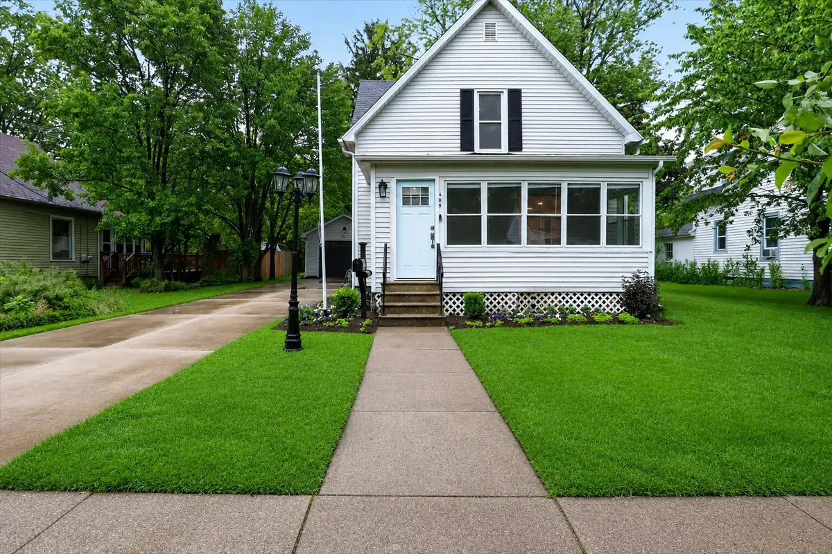 409 Oak Street, Three Oaks, MI 49128 - #1