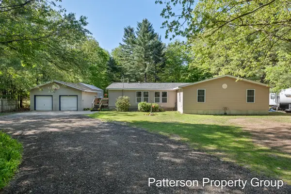 8229 E Apple Avenue, Ravenna, MI 49451