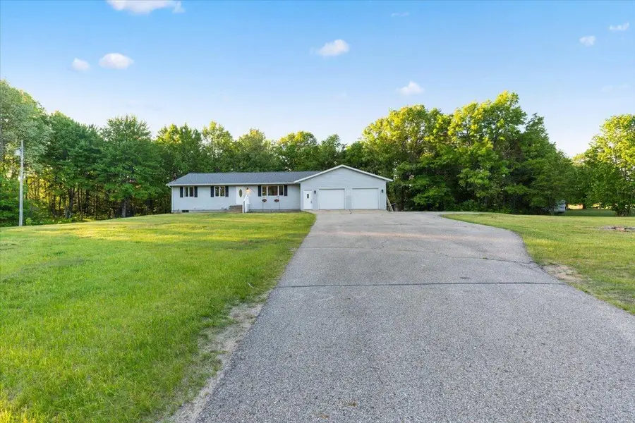 20200 W Lake Montcalm Road, Howard City, MI 49329 - #2