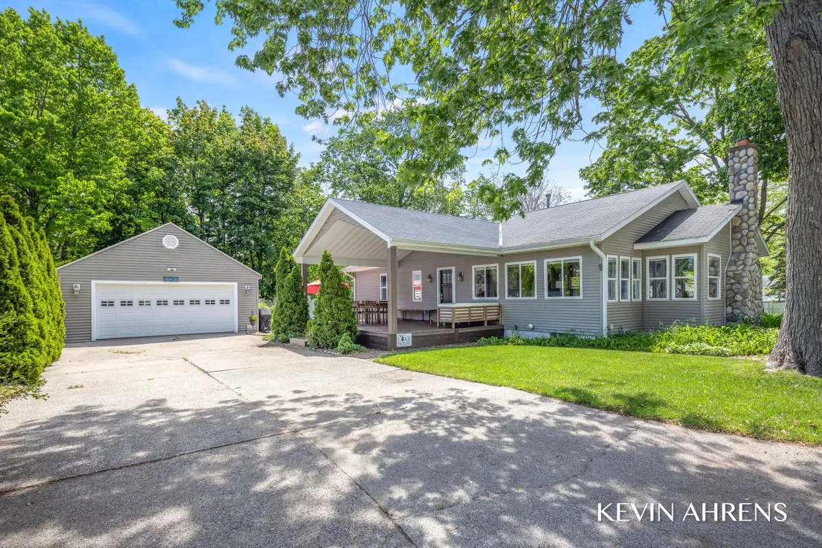 17284 Coles Park Road, Spring Lake, MI 49456 - #1