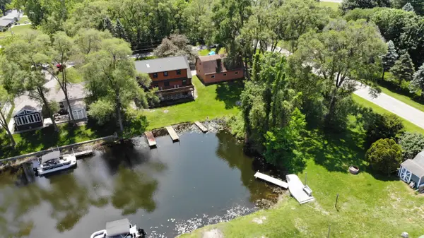 46968 Meadow Lane, Decatur, MI 49045