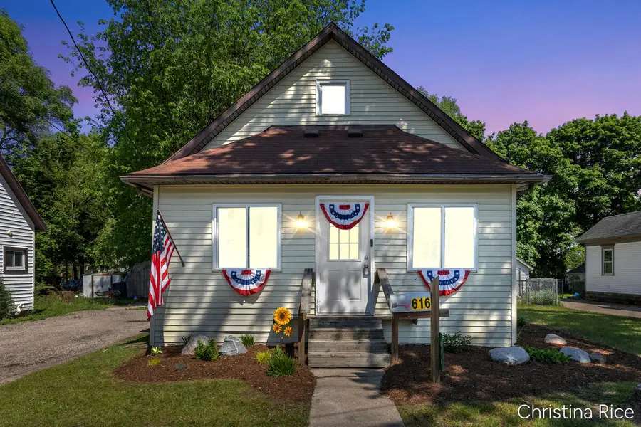 616 N Barnard Street, Greenville, MI 48838 - #2