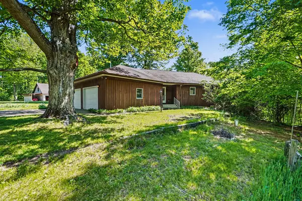 1060 N Meadowbrook Road, White Cloud, MI 49349