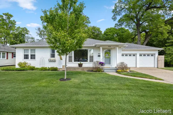2658 Carlton Avenue Ne, Grand Rapids, MI 49505