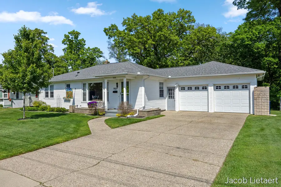 2658 Carlton Avenue Ne, Grand Rapids, MI 49505 - #2