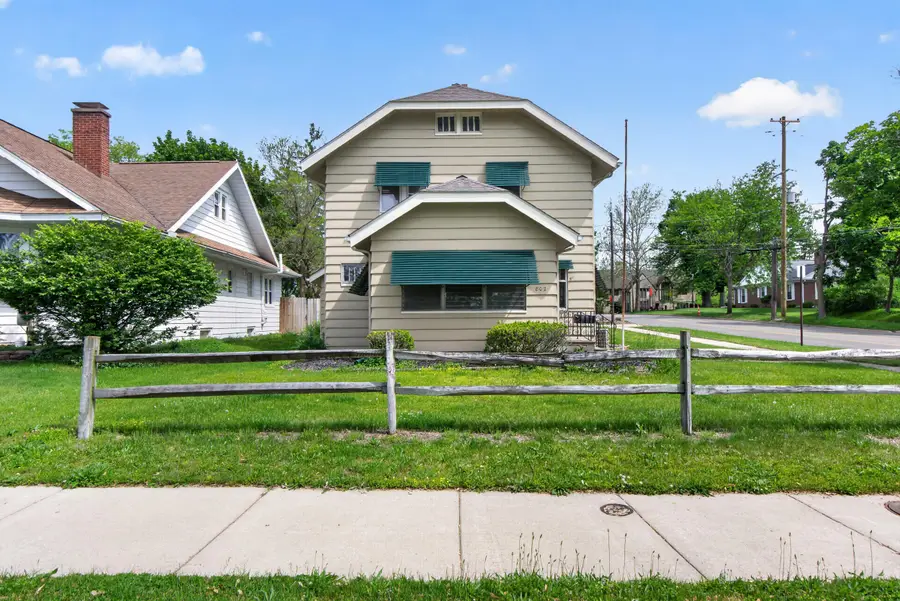802 Oakridge Drive, Jackson, MI 49203 - #3