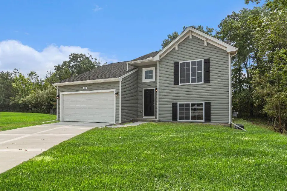 724 Manorwood Circle, Benton Harbor, MI 49022 - #1