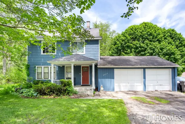 8245 45th Street Se, Ada, MI 49301