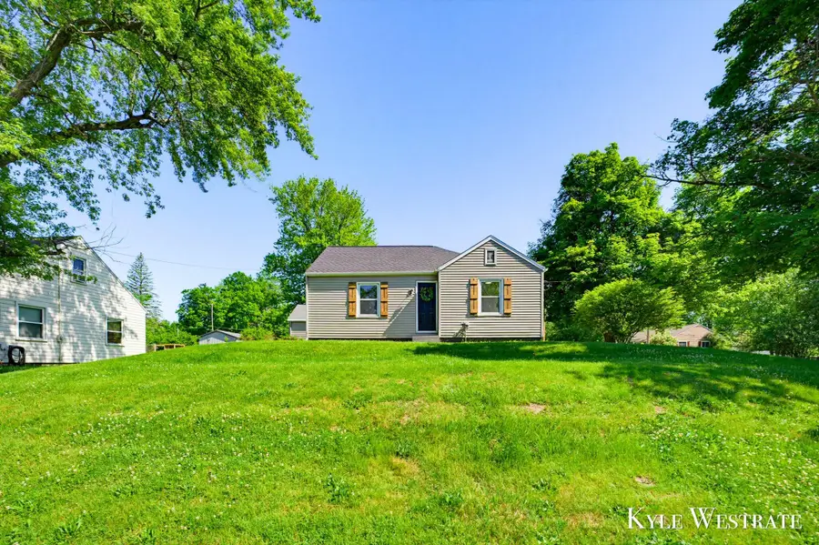 337 E Grant Street, Hastings, MI 49058 - #2