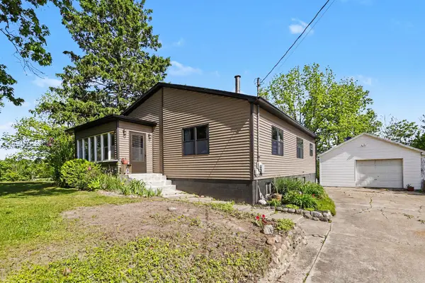 9007 Lake Road, Berrien Center, MI 49102