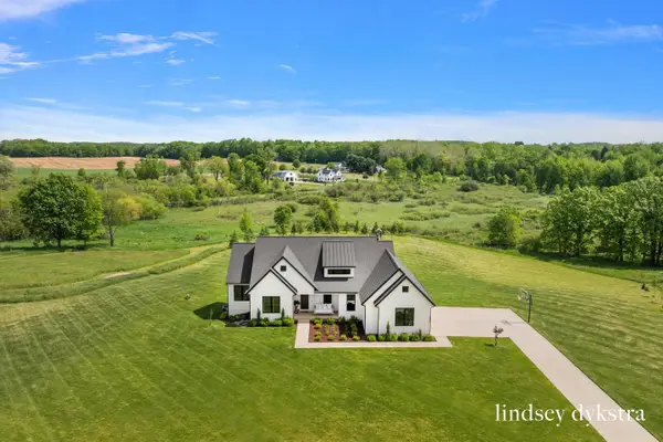 3526 Winding Stream Drive Nw, Grand Rapids, MI 49534