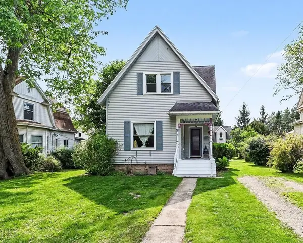 222 Monroe Street, Saline, MI 48176
