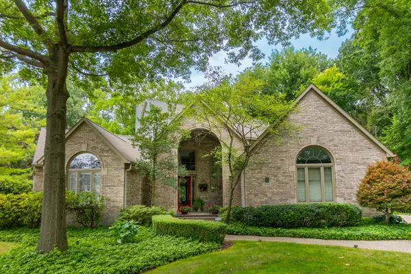 35700 Cross Creek N, Farmington Hills, MI 48331