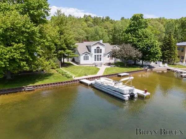 8789 Je Ne Be Drive Ne, Rockford, MI 49341