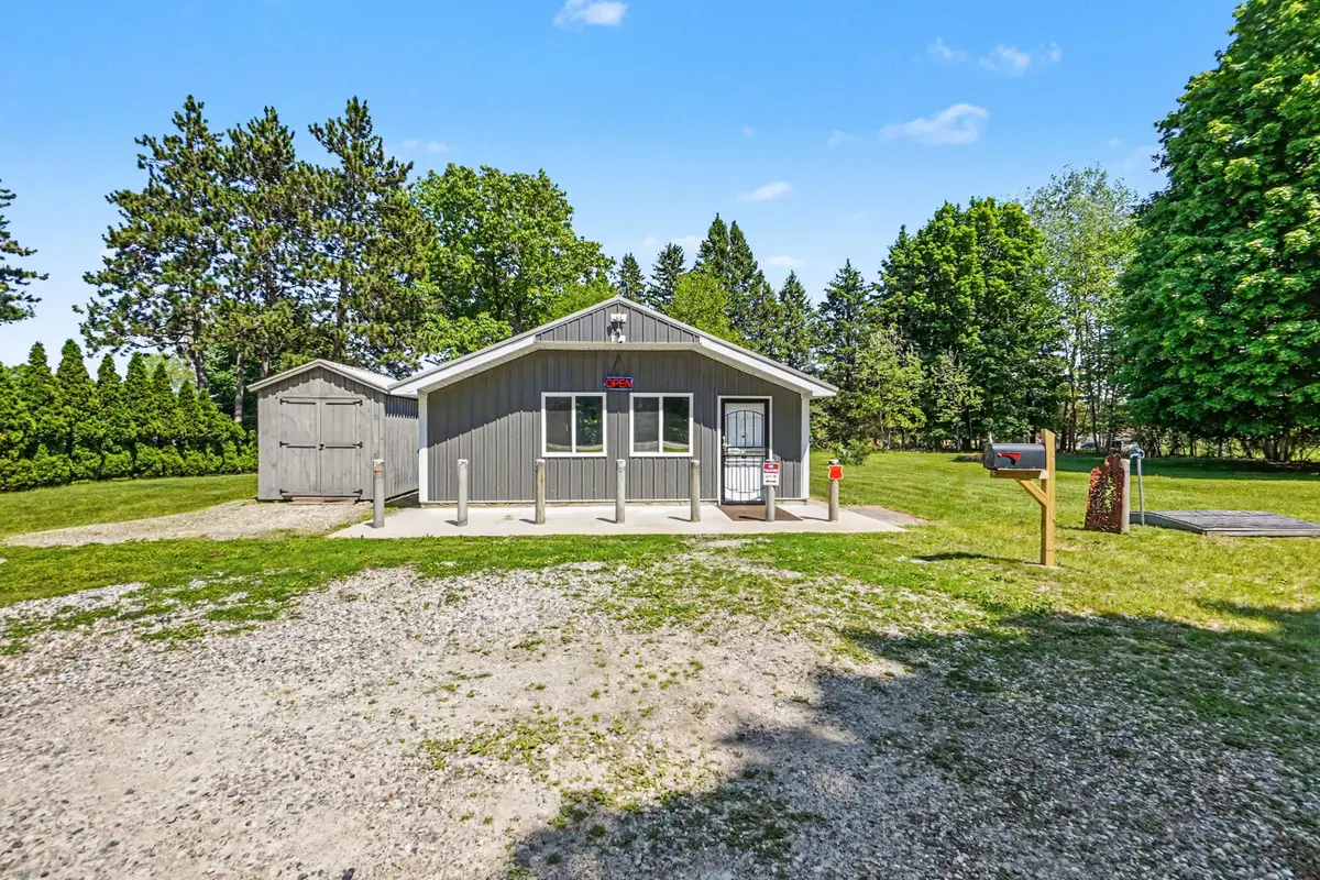 2811 S Sheridan Road, Stanton, MI 48888 - #1