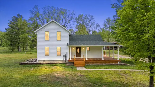 48882 8th Avenue, Grand Junction, MI 49056