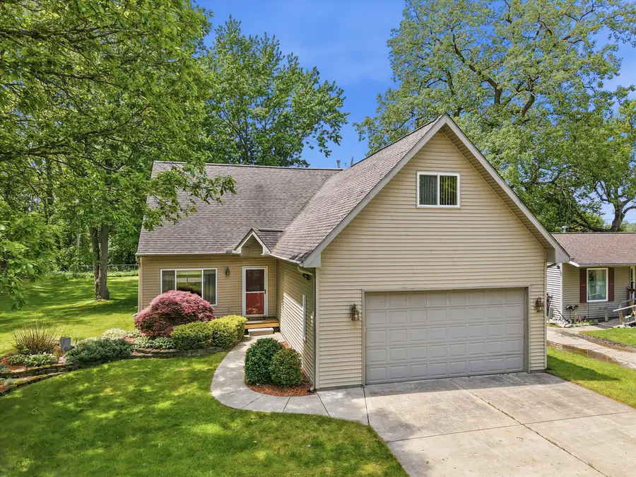 4387 Sunburst Avenue, Waterford, MI 48329 - #2
