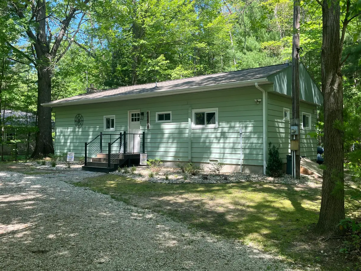 8417 W West Shore Drive, Grand Junction, MI 49056 - #1